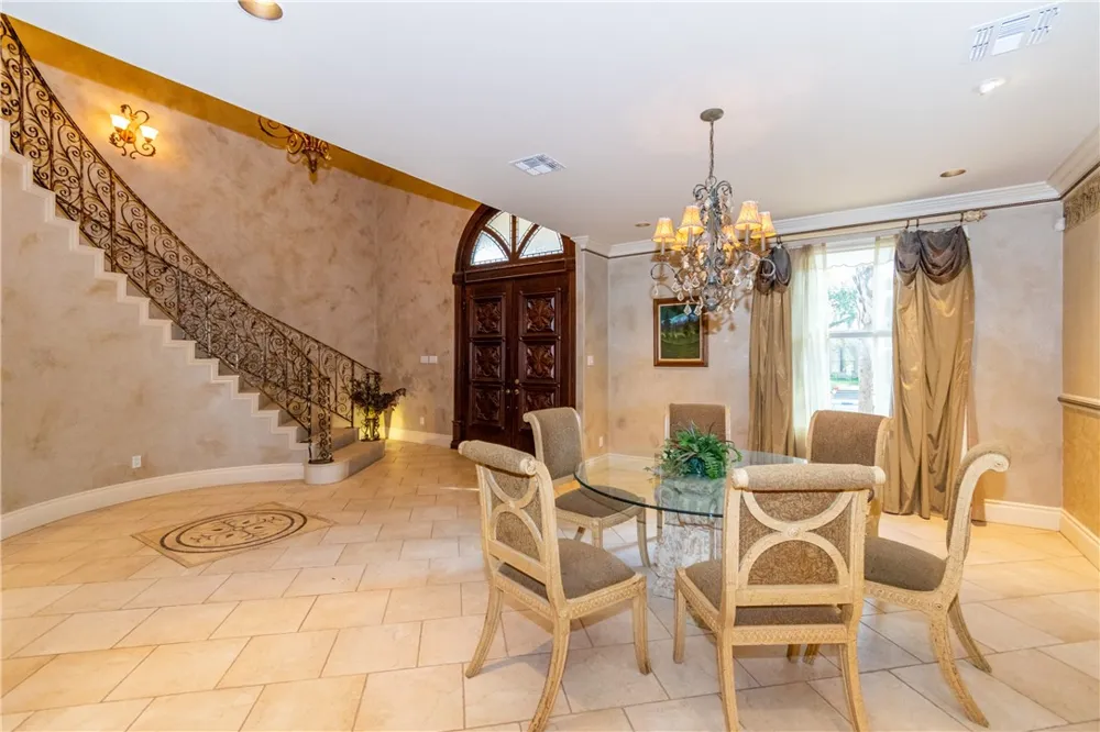1921 Caroline Avenue Alice, TX 78332