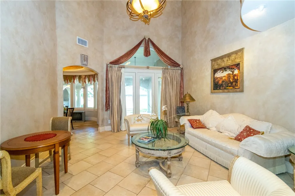 1921 Caroline Avenue Alice, TX 78332