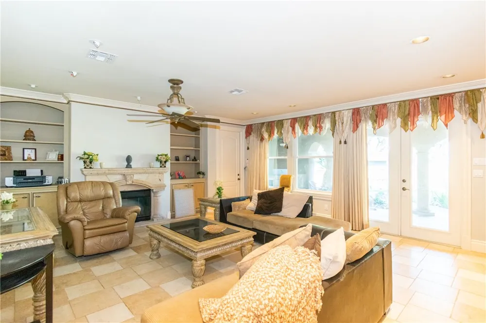1921 Caroline Avenue Alice, TX 78332