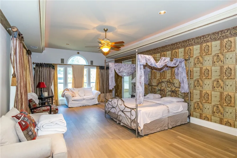 1921 Caroline Avenue Alice, TX 78332