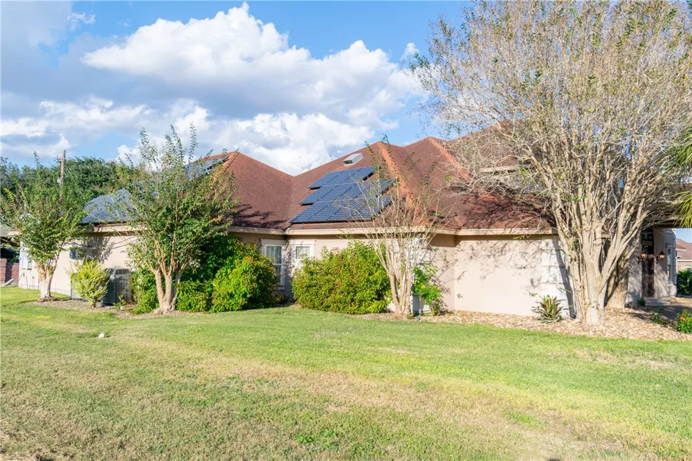 1921 Caroline Avenue Alice, TX 78332