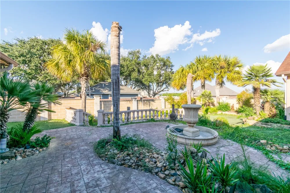 1921 Caroline Avenue Alice, TX 78332