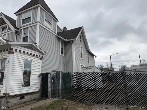 715 W Superior Street