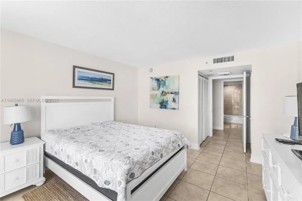 6917 Collins Ave #1505 Miami Beach, FL 33141