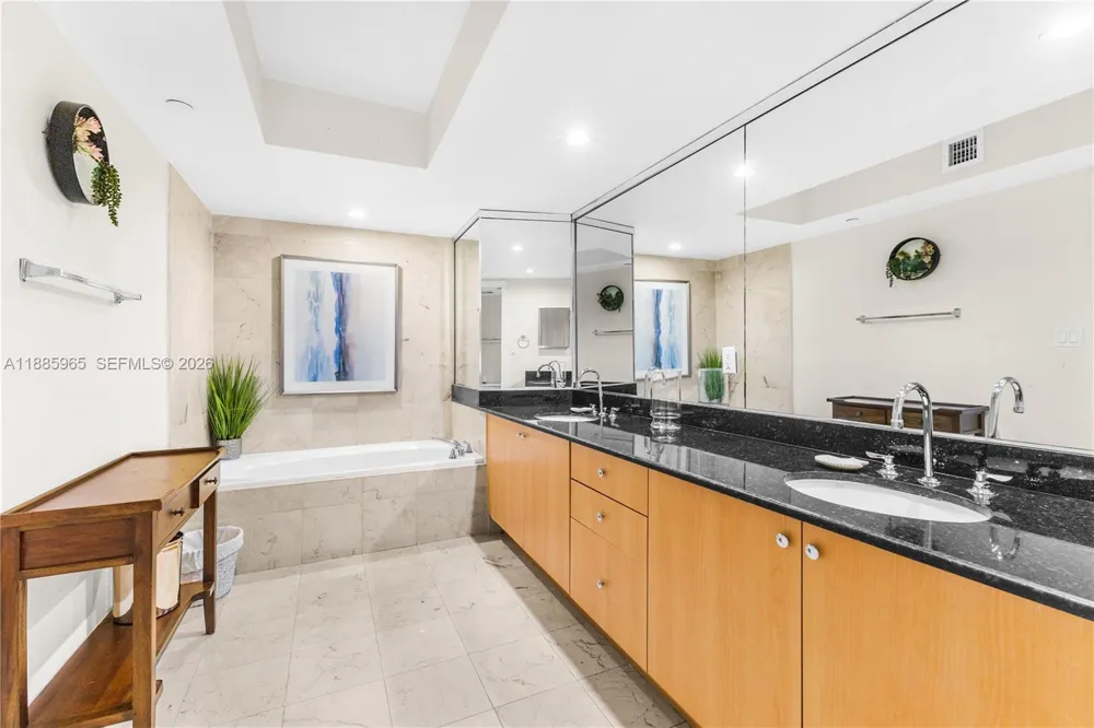6917 Collins Ave #1505 Miami Beach, FL 33141