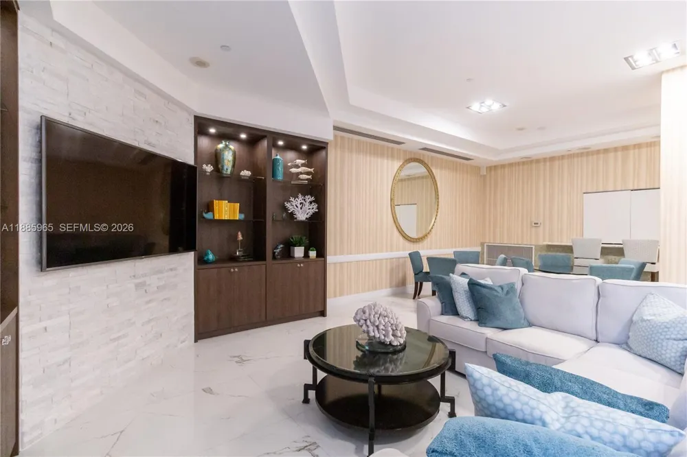 6917 Collins Ave #1505 Miami Beach, FL 33141
