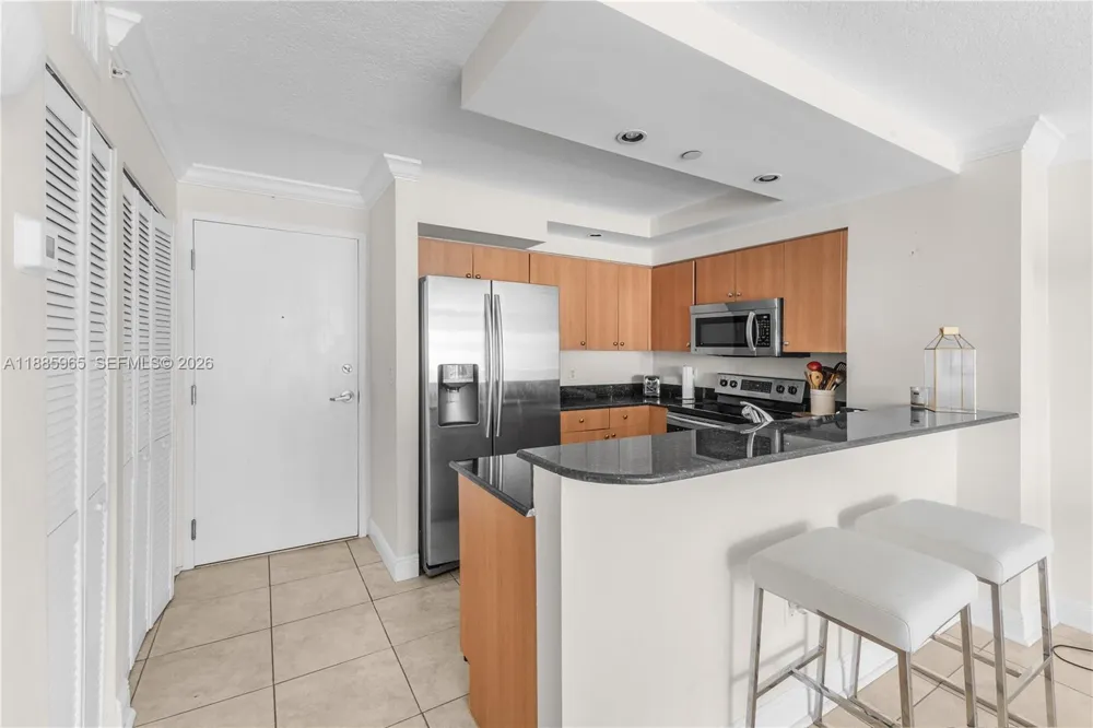 6917 Collins Ave #1505 Miami Beach, FL 33141