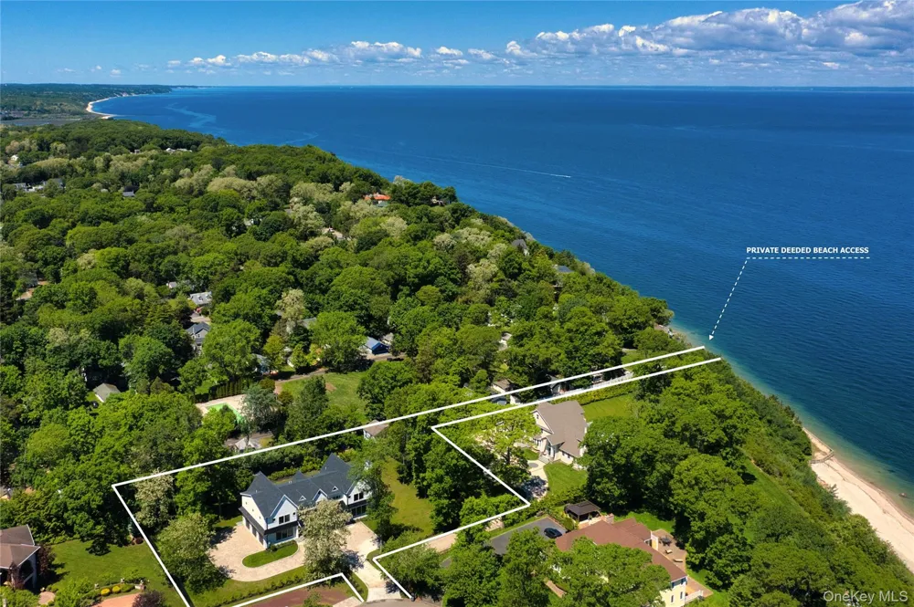 110 Crescent Court Wading River, NY 11792