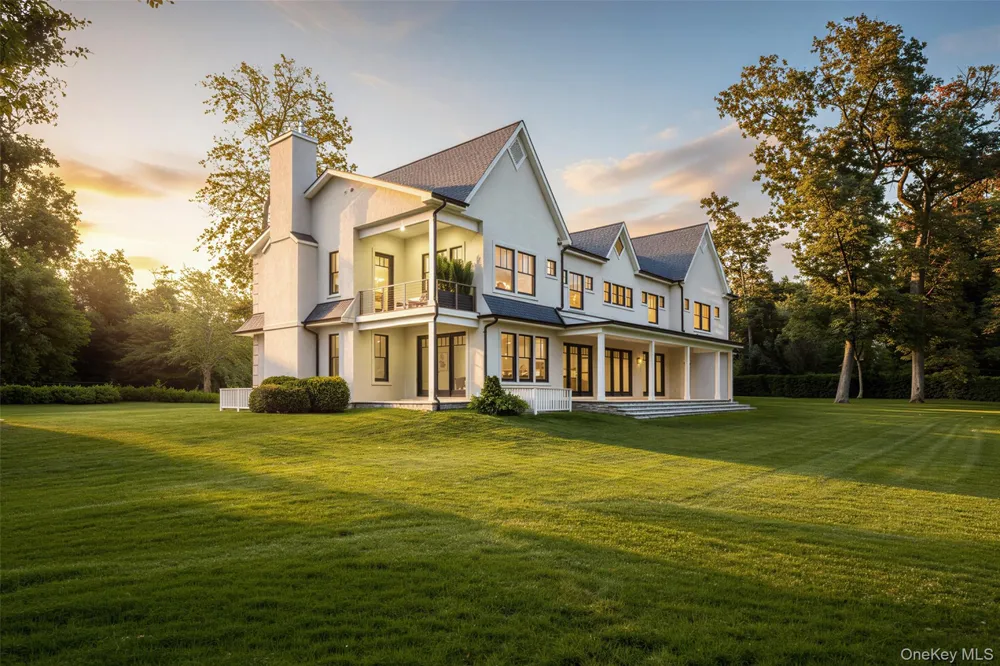 110 Crescent Court Wading River, NY 11792