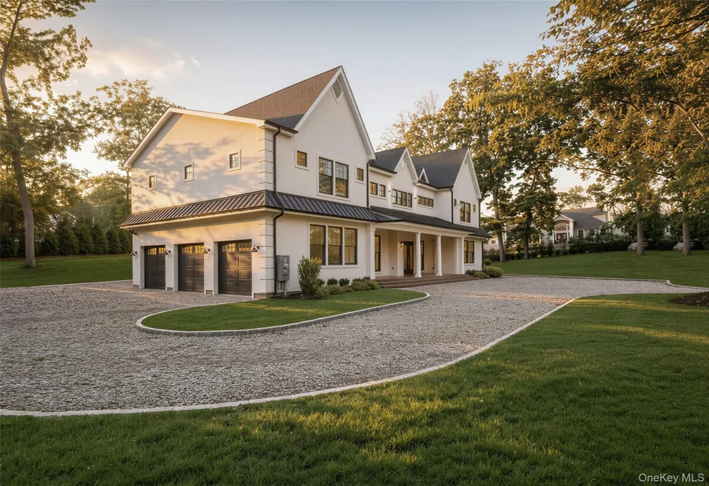110 Crescent Court Wading River, NY 11792