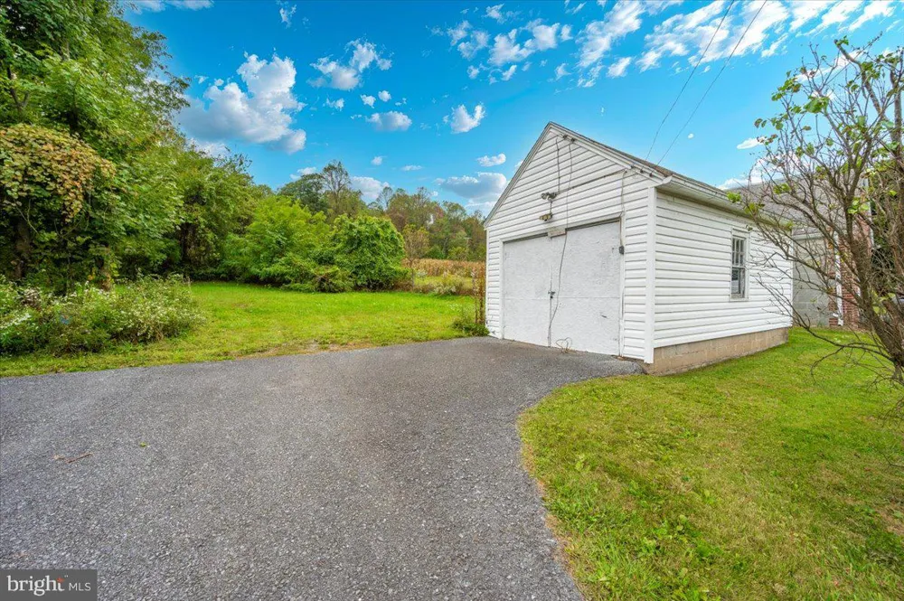 17124 SABILLASVILLE ROAD Sabillasville, MD 21780