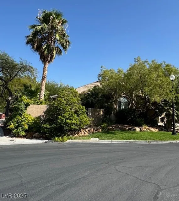 1024 Eaglewood Drive Las Vegas, NV 89144