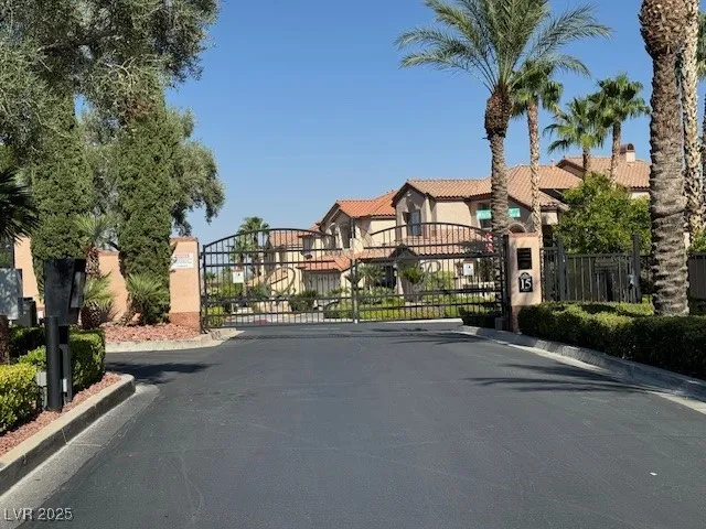 1024 Eaglewood Drive Las Vegas, NV 89144