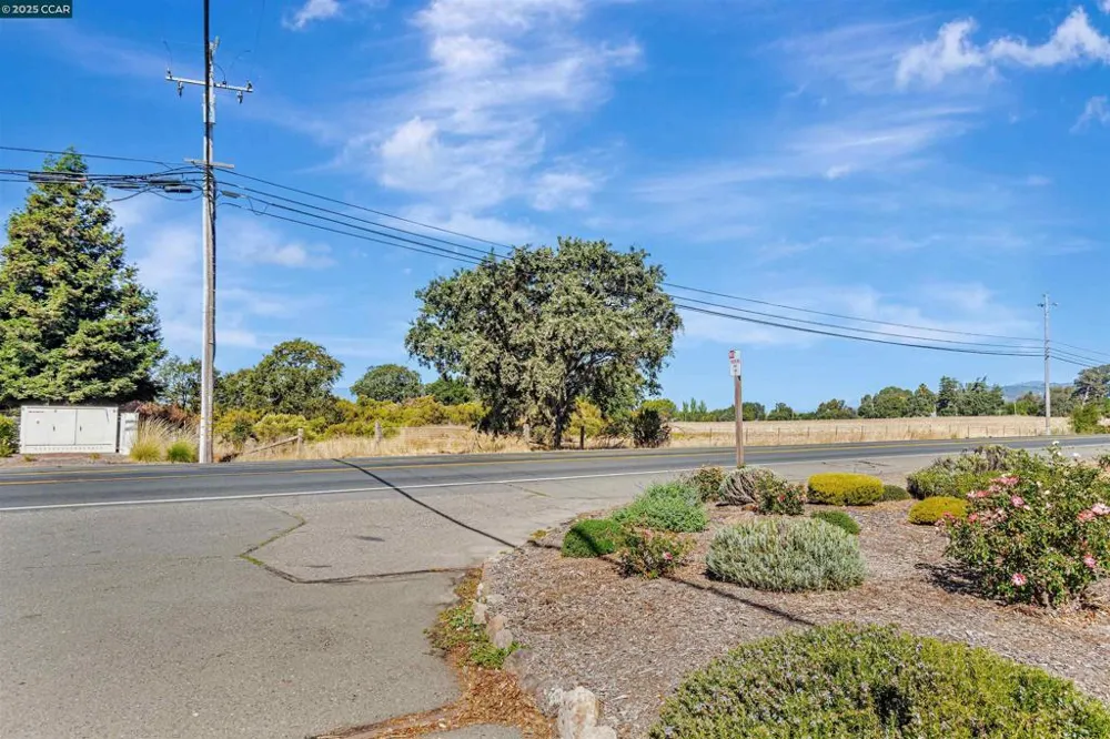 21200 Silva Road Sonoma, CA 95476