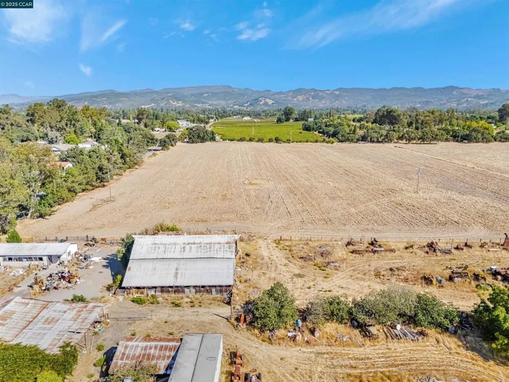 21200 Silva Road Sonoma, CA 95476