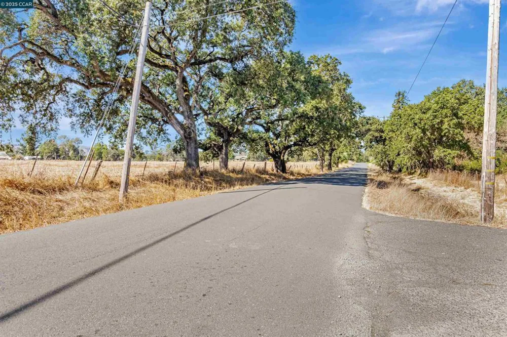 21200 Silva Road Sonoma, CA 95476
