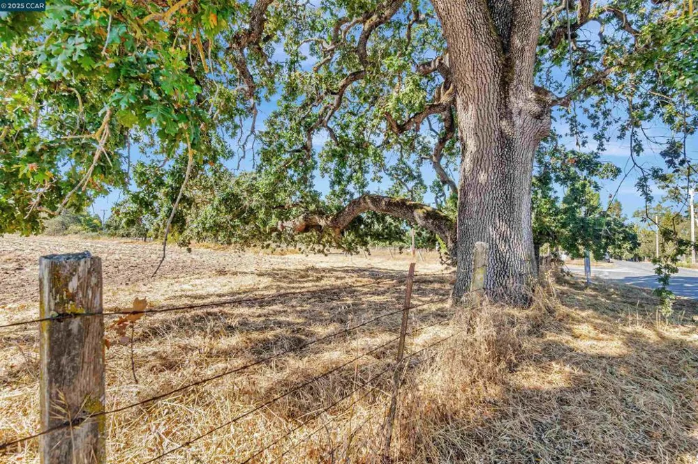 21200 Silva Road Sonoma, CA 95476