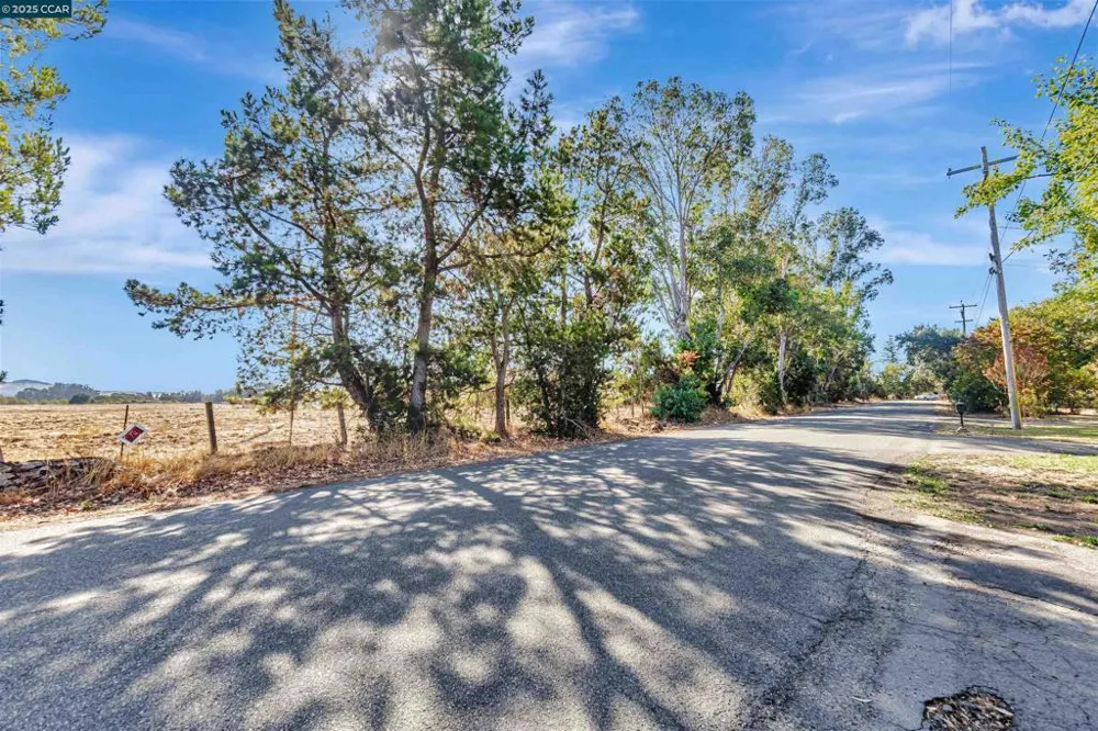 21200 Silva Road Sonoma, CA 95476