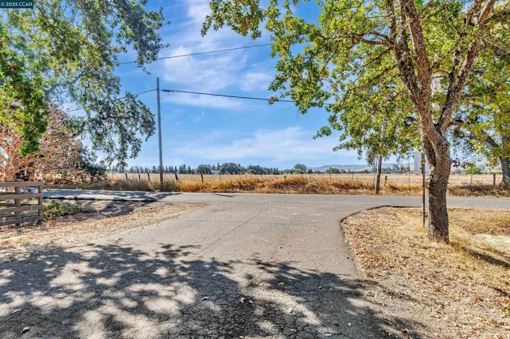 21200 Silva Road Sonoma, CA 95476