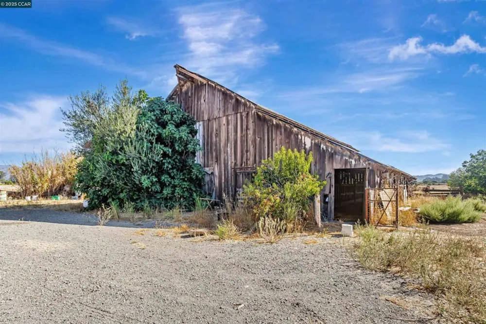 21200 Silva Road Sonoma, CA 95476