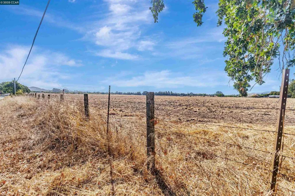 21200 Silva Road Sonoma, CA 95476