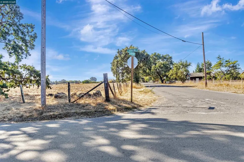 21200 Silva Road Sonoma, CA 95476