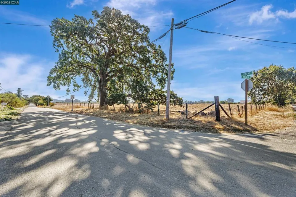 21200 Silva Road Sonoma, CA 95476