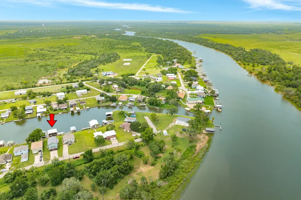 5347 County Road 868e Brazoria, TX 77422