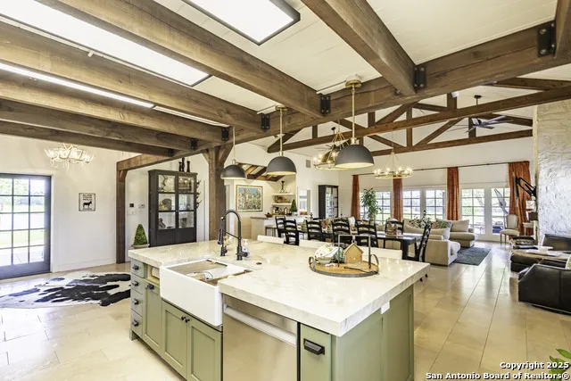 550 Vz County Road 4707 Ben Wheeler, TX 75754