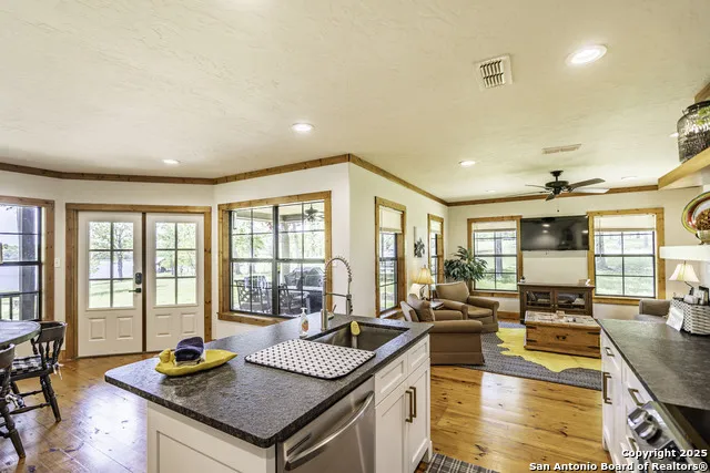 550 Vz County Road 4707 Ben Wheeler, TX 75754
