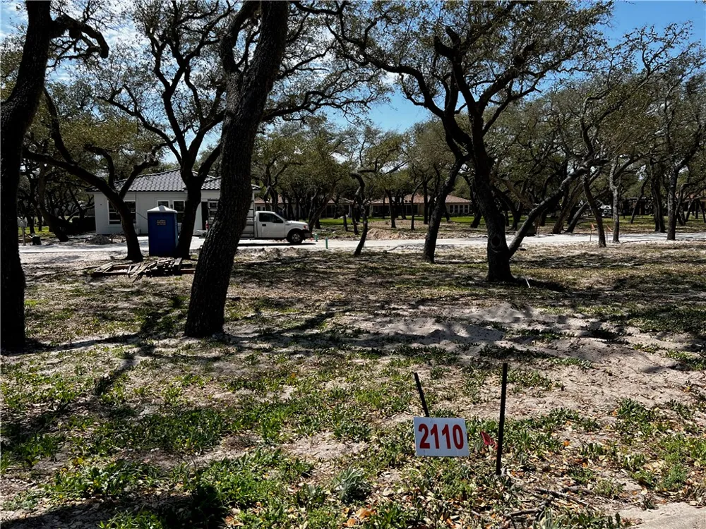 2210 Royal Oaks Fulton, TX 78358