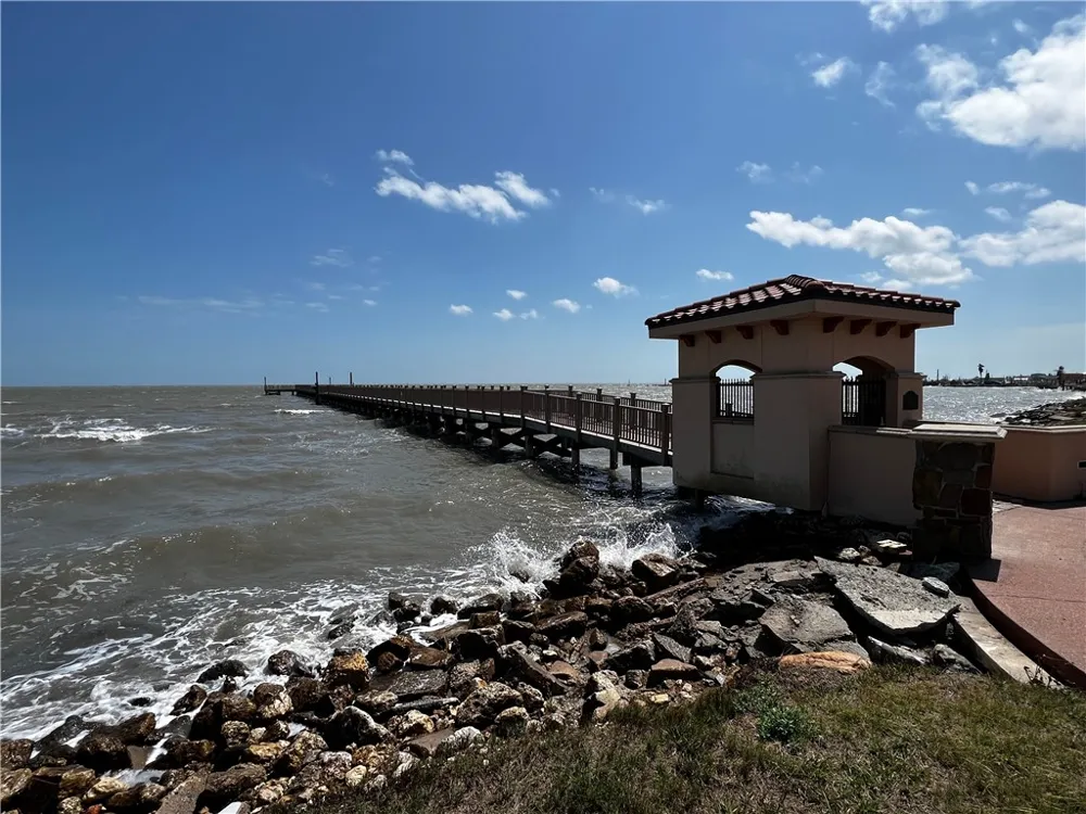 2210 Royal Oaks Fulton, TX 78358