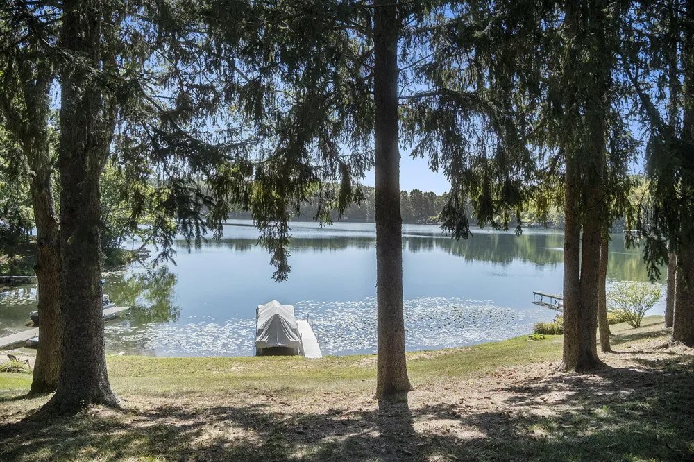 275 Westshore Drive Jerome, MI 49249