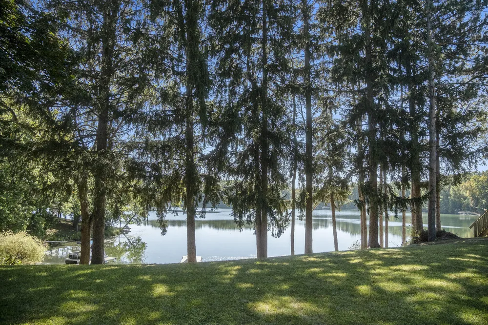 275 Westshore Drive Jerome, MI 49249