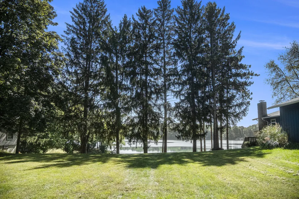 275 Westshore Drive Jerome, MI 49249