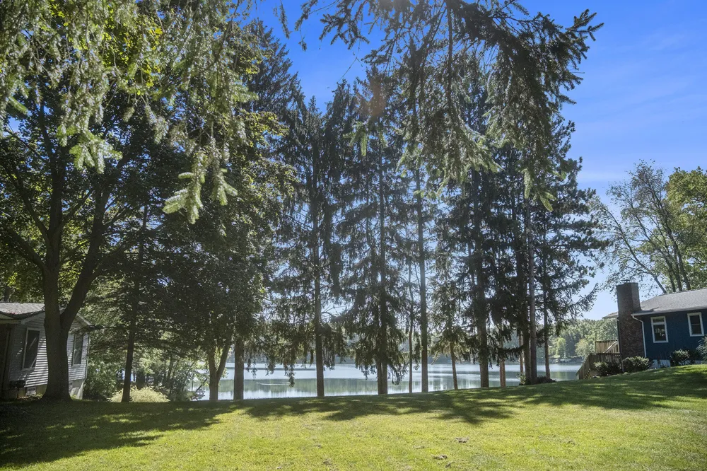 275 Westshore Drive Jerome, MI 49249