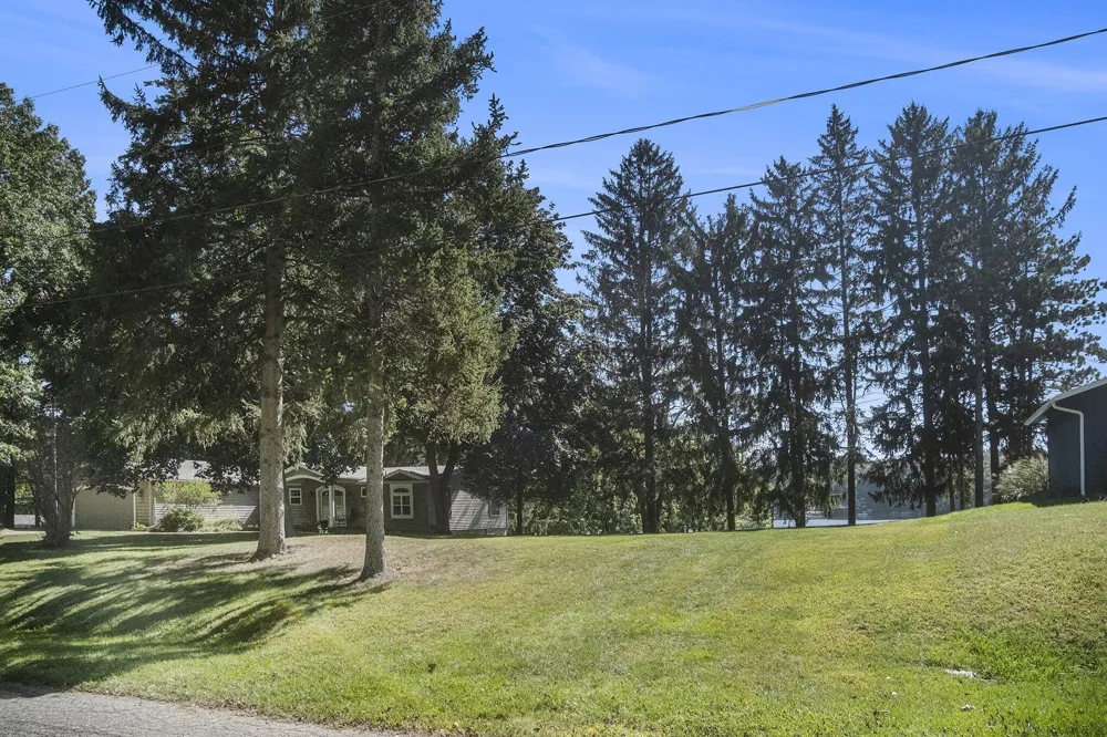 275 Westshore Drive Jerome, MI 49249
