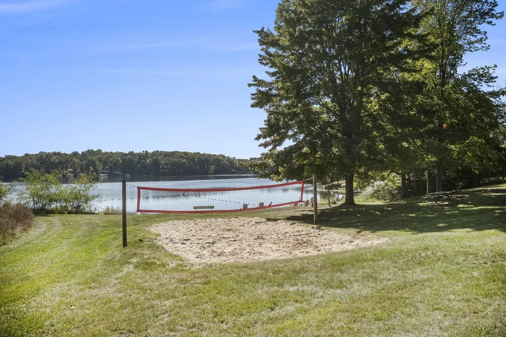 275 Westshore Drive Jerome, MI 49249