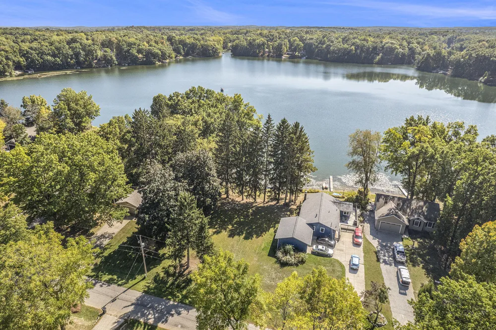 275 Westshore Drive Jerome, MI 49249