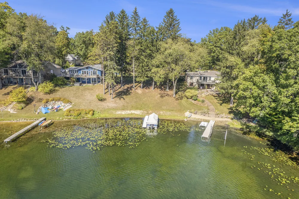 275 Westshore Drive Jerome, MI 49249