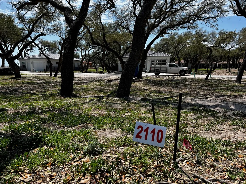 2110 Royal Oaks Fulton, TX 78358