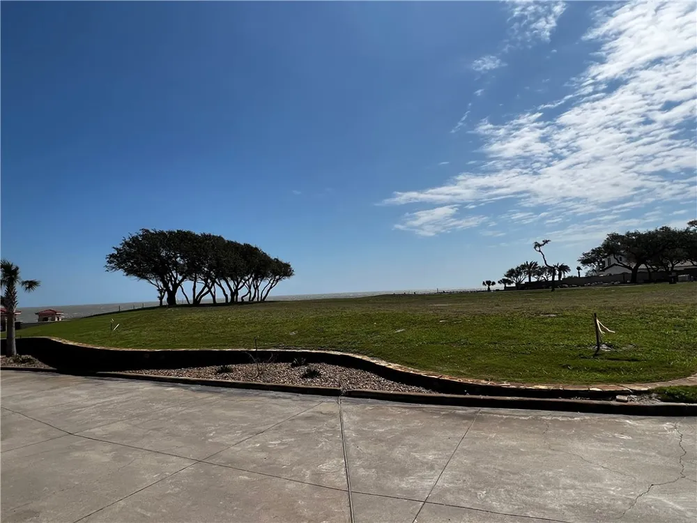 16 Royal Oaks Fulton, TX 78358