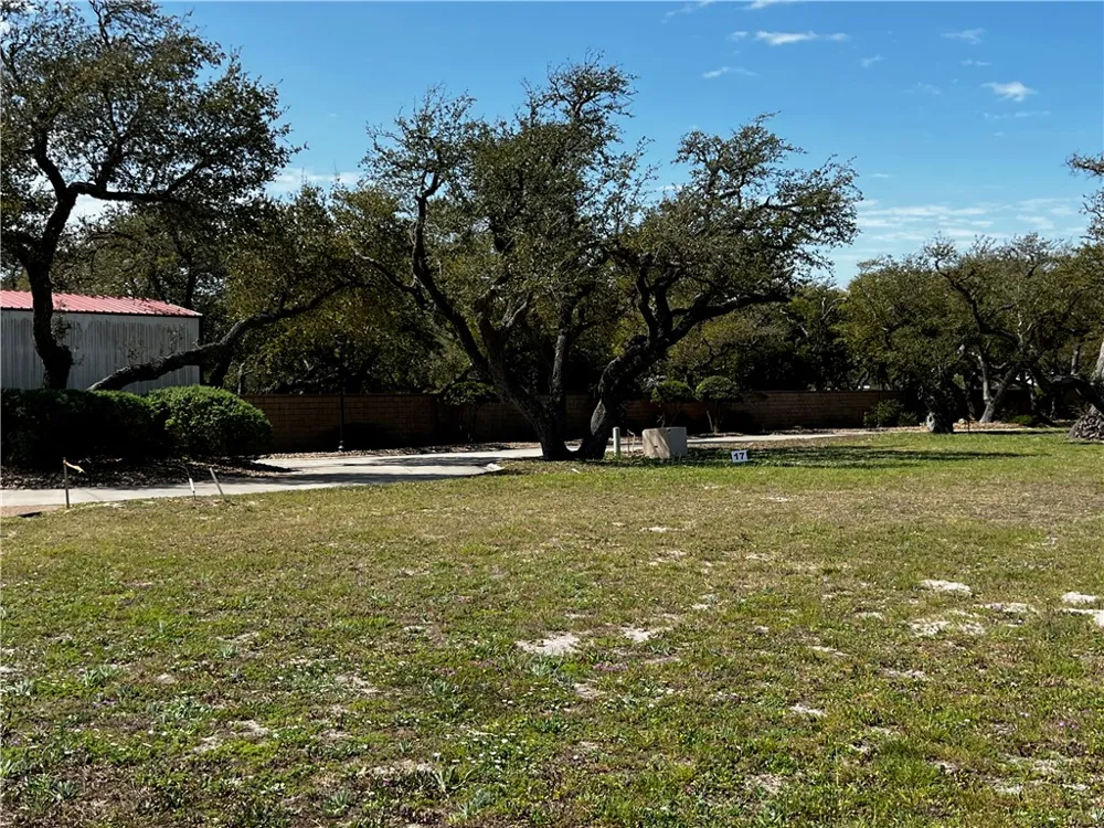 17 Royal Oaks Circle Fulton, TX 78358