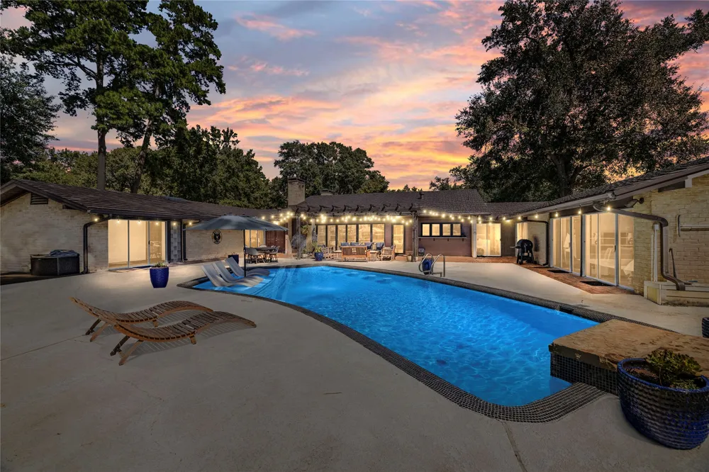 1300 Montclair Street Longview, TX 75601