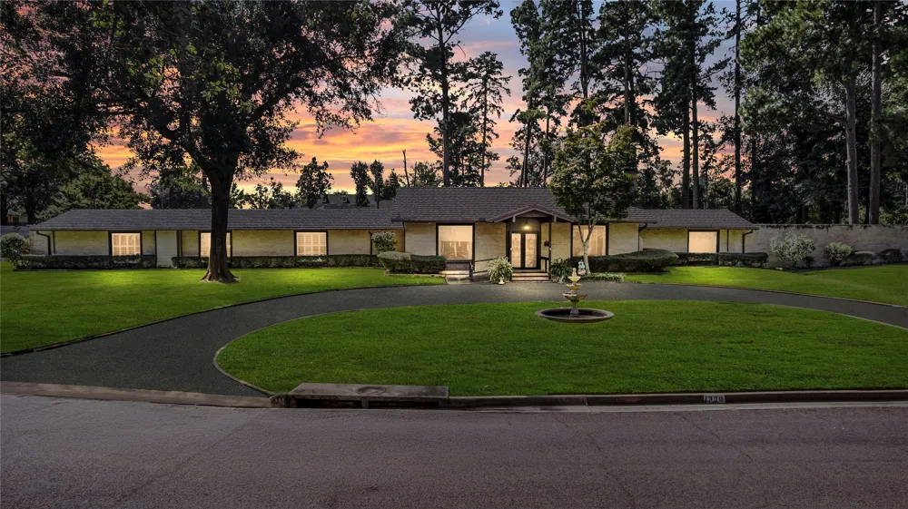1300 Montclair Street Longview, TX 75601