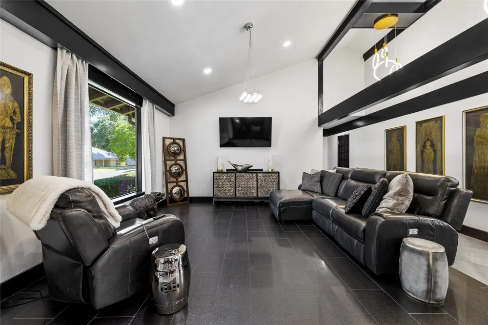 1300 Montclair Street Longview, TX 75601