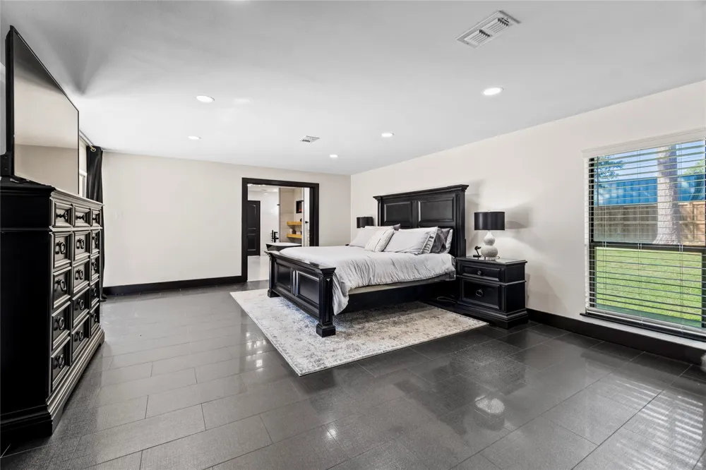 1300 Montclair Street Longview, TX 75601