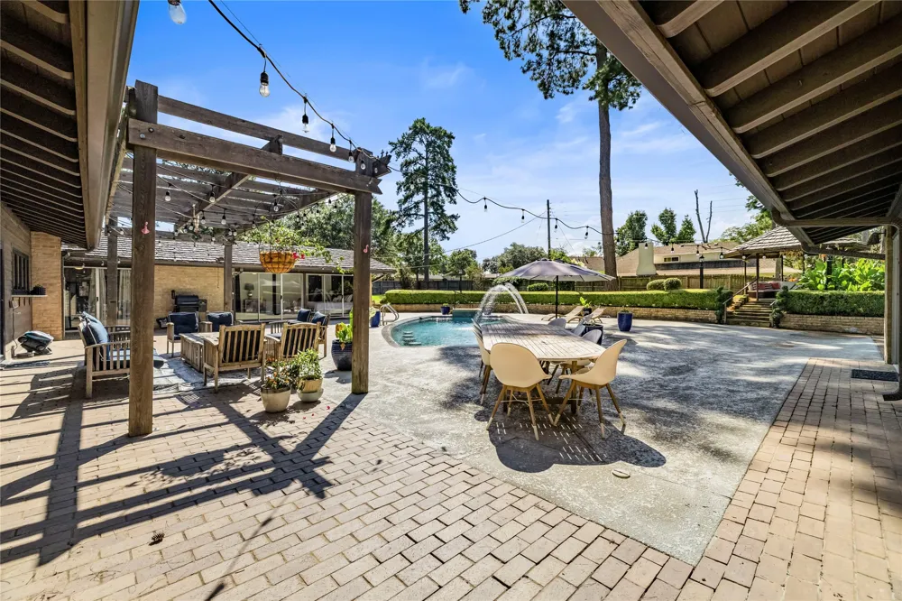 1300 Montclair Street Longview, TX 75601