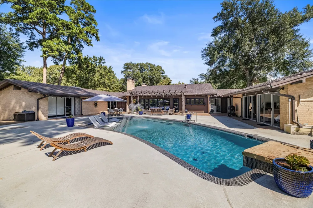 1300 Montclair Street Longview, TX 75601