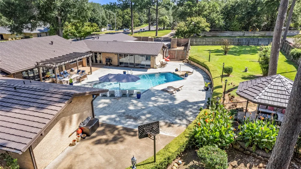 1300 Montclair Street Longview, TX 75601